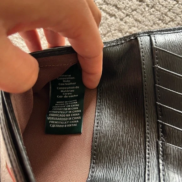 Ralph Lauren Black Wallet with Gold Emblem - Picture 15 of 16